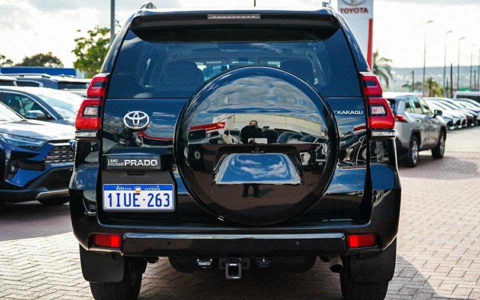 2023 Toyota Prado Kakadu