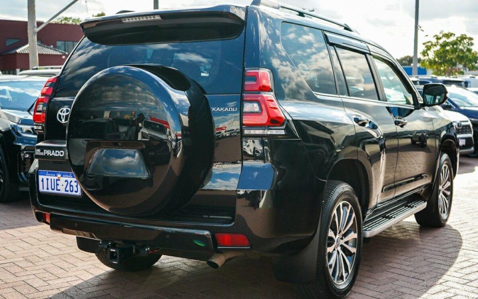 2023 Toyota Prado Kakadu