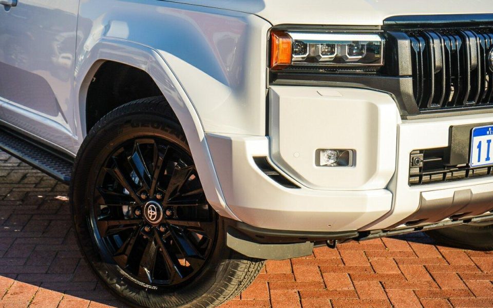 2025 Toyota Prado VX