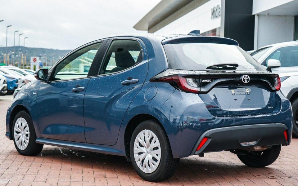 2025 Toyota Yaris Hybrid Ascent Sport