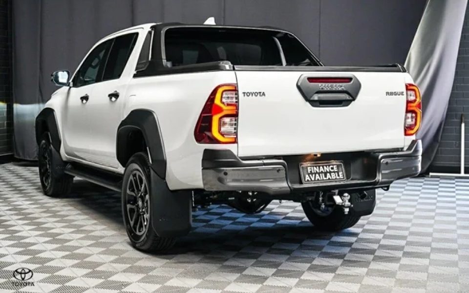 2025 Toyota Hilux 4x4 Rogue