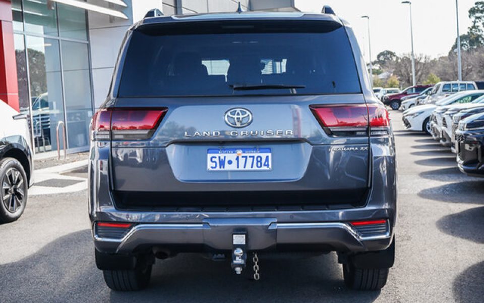 2023 Toyota Landcruiser Sahara ZX