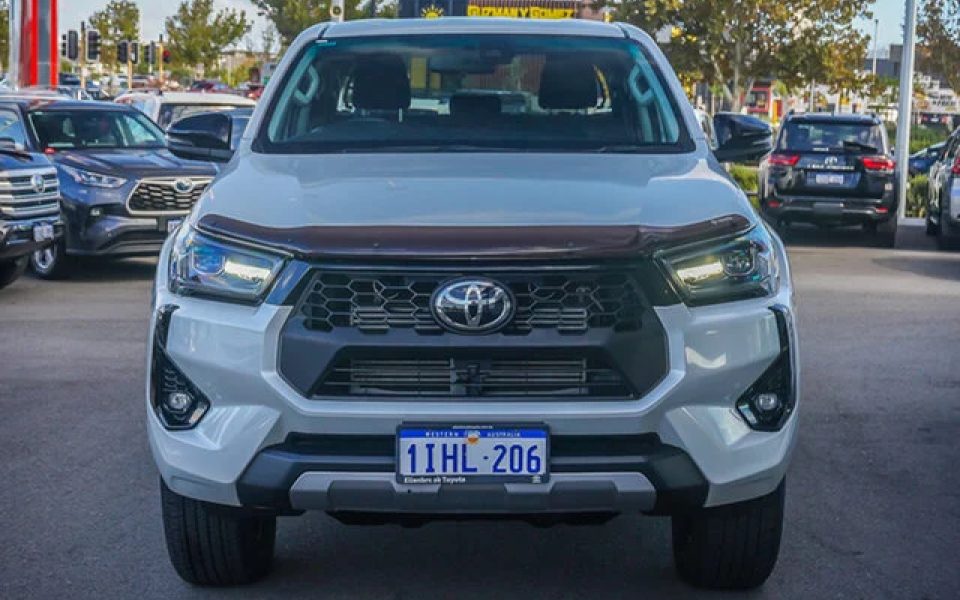 2024 Toyota Hilux 4x4 SR5