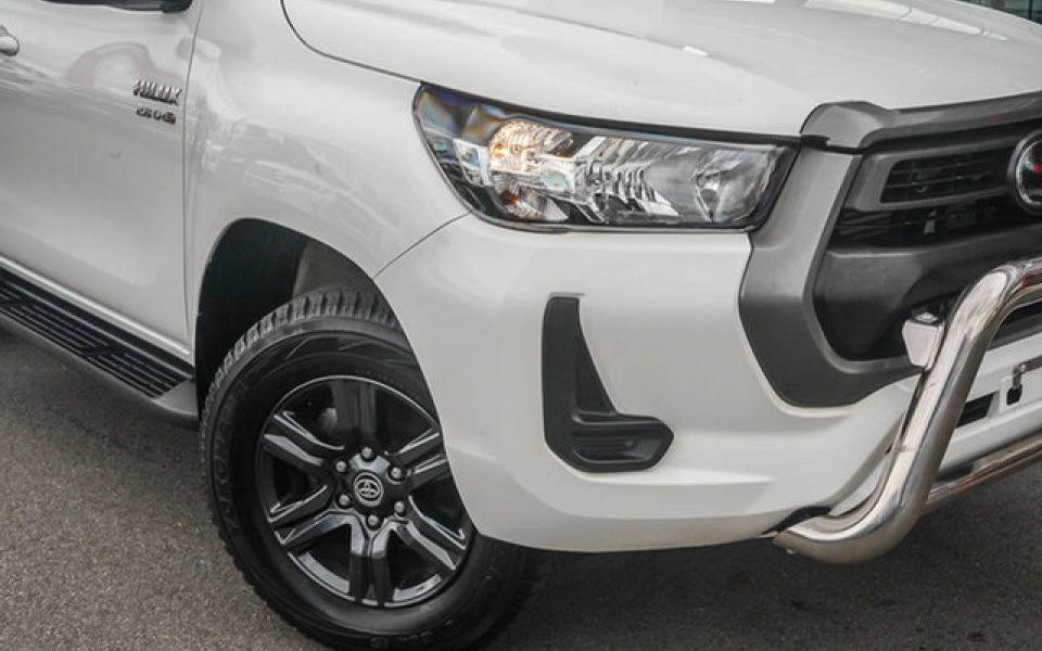 2023 Toyota Hilux 4x4 SR