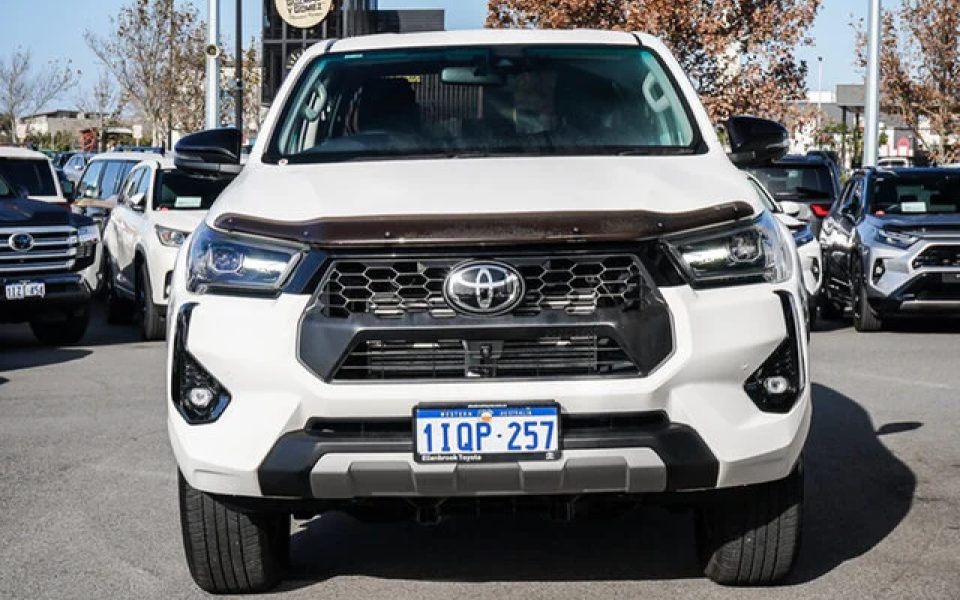 2025 Toyota Hilux 4x4 SR5