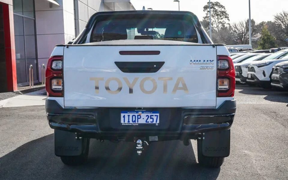 2025 Toyota Hilux 4x4 SR5