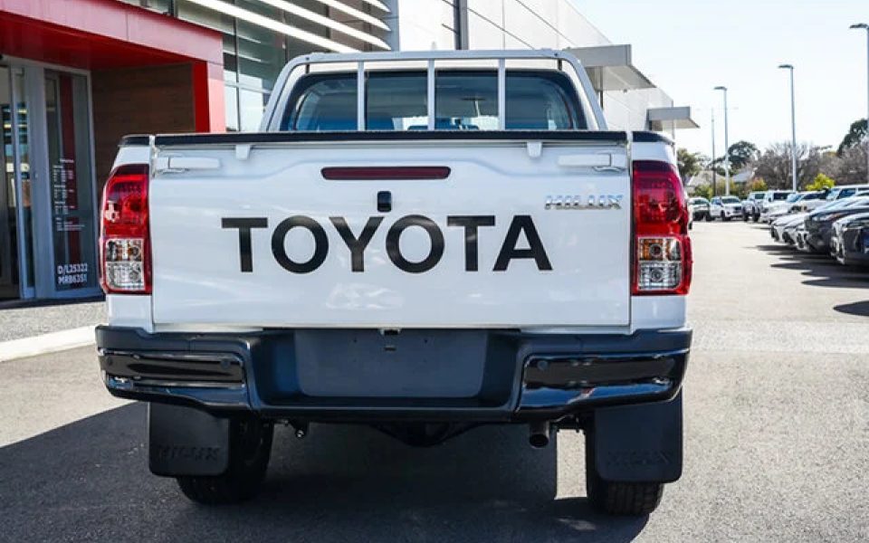 2025 Toyota Hilux 4x4 SR