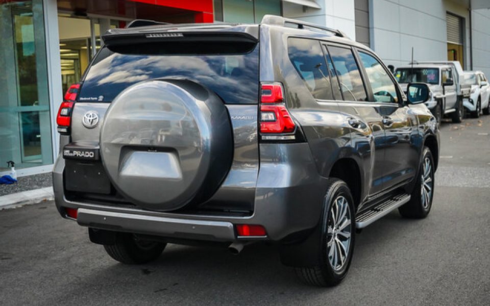2023 Toyota Prado Kakadu