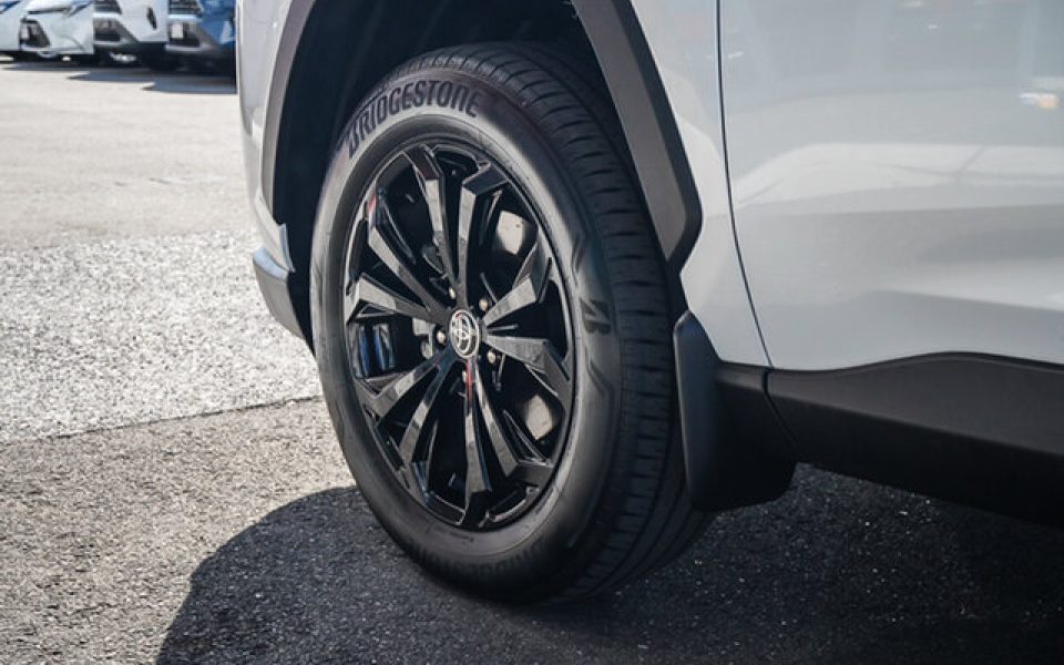 2025 Toyota RAV4 Hybrid Cruiser 2WD