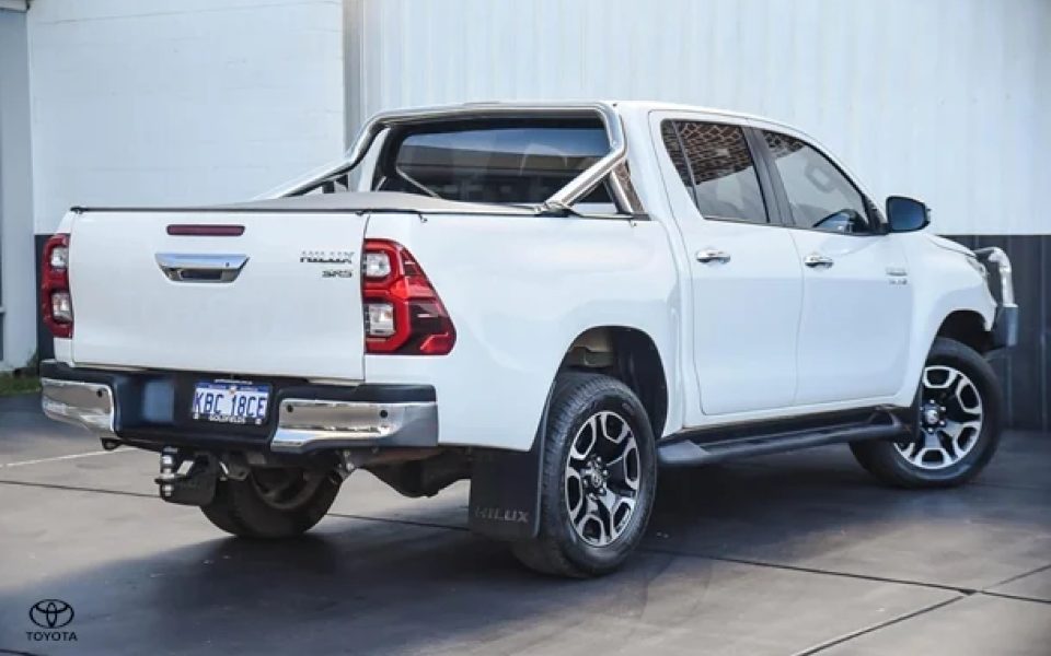 2020 Toyota Hilux SR5
