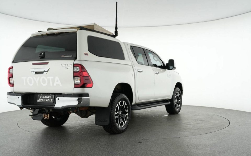 2020 Toyota Hilux 4x4 SR5