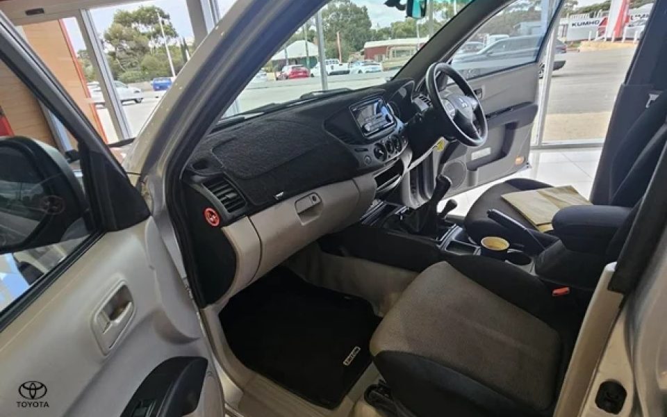2015 Mitsubishi Triton GLX