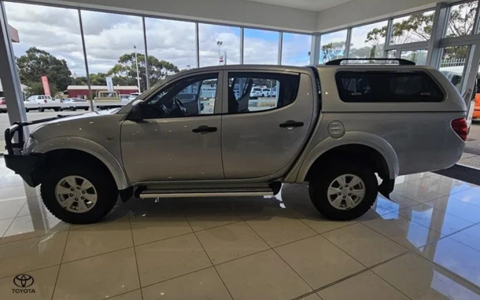 2015 Mitsubishi Triton GLX