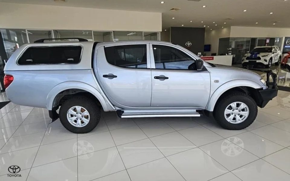 2015 Mitsubishi Triton GLX