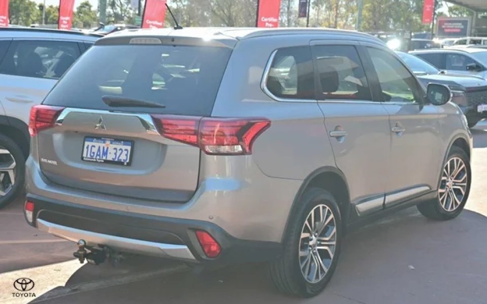 2016 Mitsubishi Outlander LS