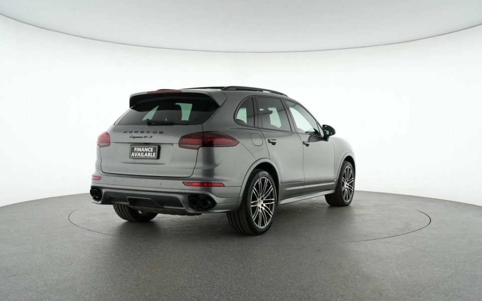 2015 Porsche Cayenne GTS