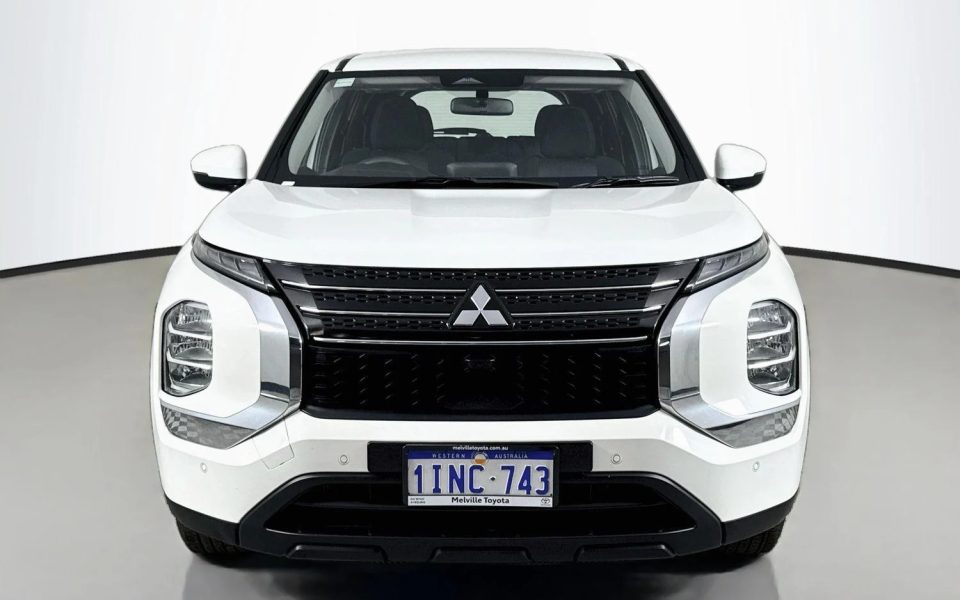 2024 Mitsubishi Outlander ES