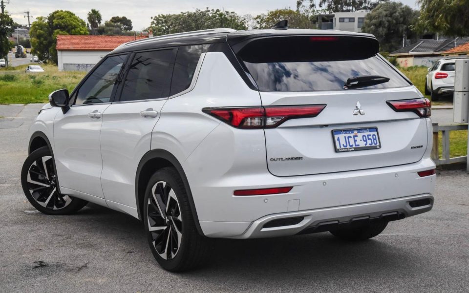 2021 Mitsubishi OUTLANDER Exceed Tourer