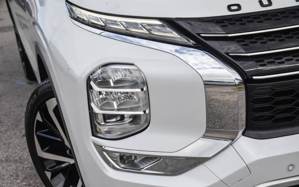 2021 Mitsubishi OUTLANDER Exceed Tourer