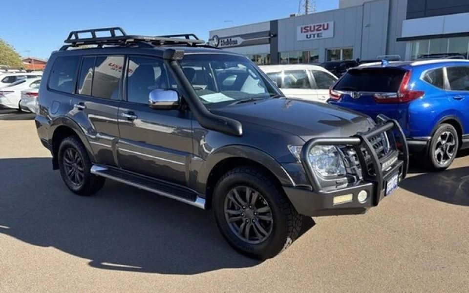 2015 MITSUBISHI PAJERO Exceed
