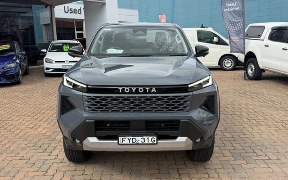 2025 Toyota Hilux 4x4 SR5