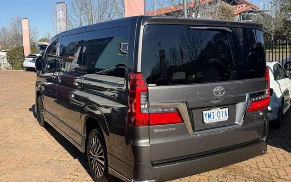 2021 Toyota Granvia VX