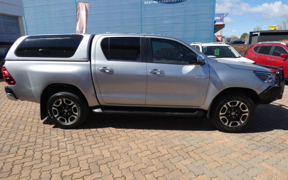 2023 Toyota Hilux 4x4 SR5