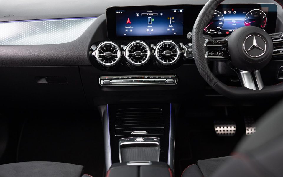 2025 Mercedes-Benz GLA-Class GLA200 Auto
