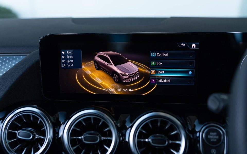 2025 Mercedes-Benz GLA-Class GLA200 Auto